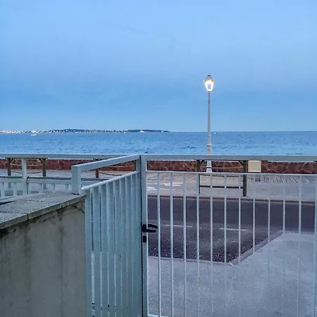 - Beachfront With Private Garden - Palm Croisette Apartament *