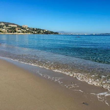 - Beachfront With Private Garden - Palm Croisette *